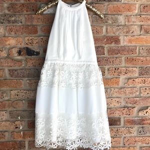 WILLA | White dress with flower lace below knee